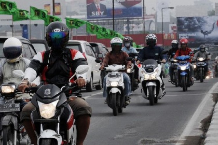 Kendaraan Bermotor dan Penyakit Berbahaya: Berhubungan, kah?